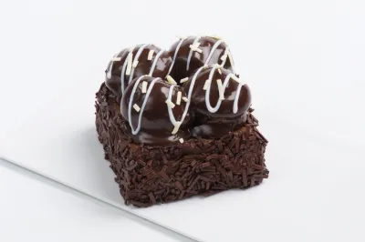 Siyah Profiterollü Kare Mono